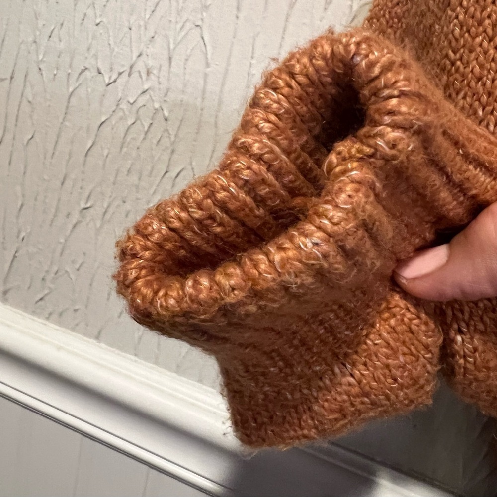 Aerie Earthy Warm Rust Mock Neck Sweater size medium - Picture 4 of 11
